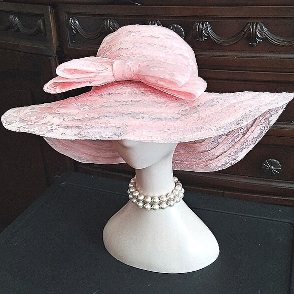 Classic Sophisticated Regal Wide Brim Floppy Hat With a Removable … - Picture 2 of 5